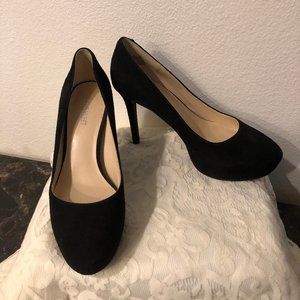 Black Pumps